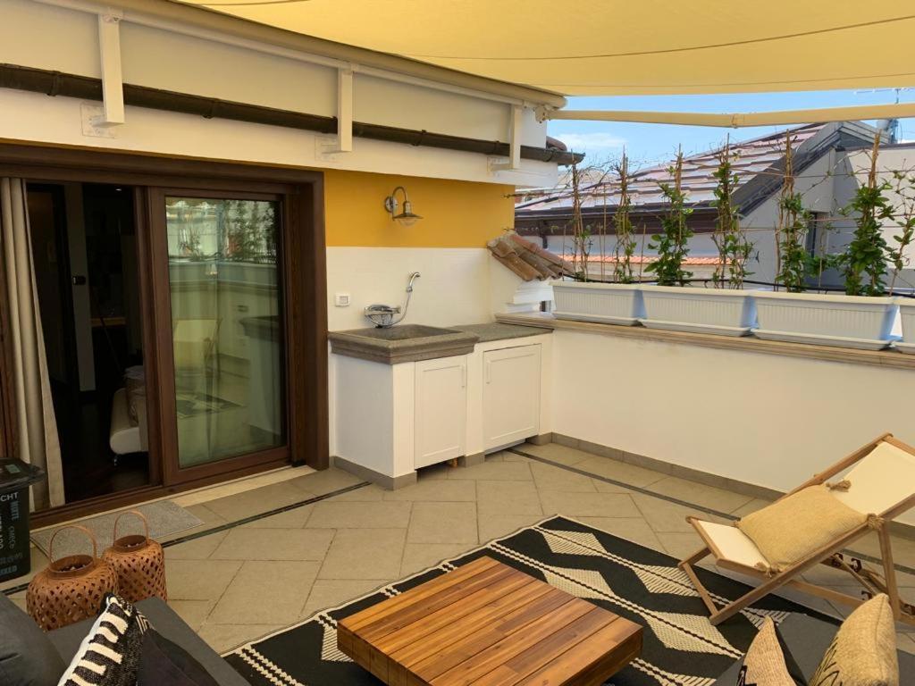 Wood Luxury House Apartment Pescara Exterior photo