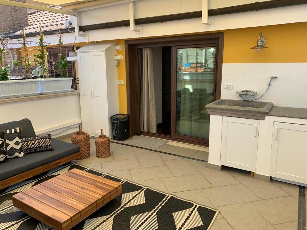Wood Luxury House Apartment Pescara Exterior photo